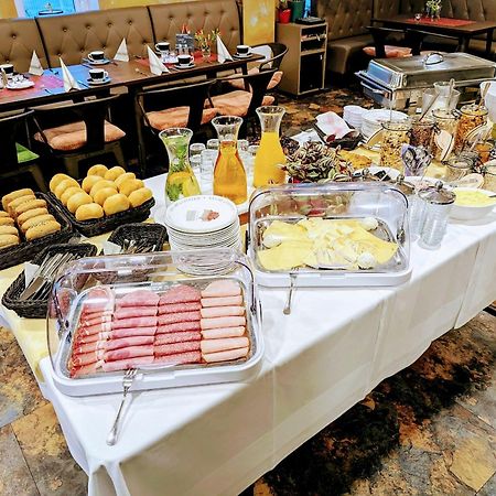 Cafe & Mehr 호텔 Halle  외부 사진